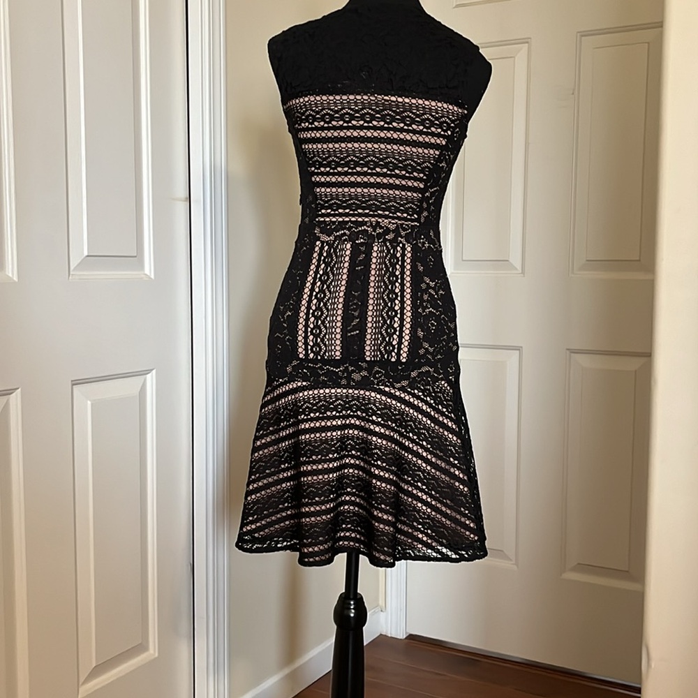BCBGMaxAzria Black Sheath Dress Sleeveless Crew Neck - Picture 7 of 7